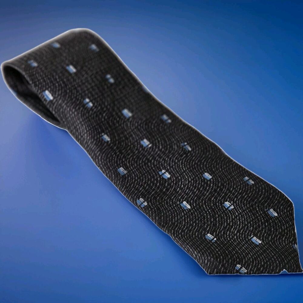 Geoffrey Beene Men's Necktie 100% Silk Made in the USA 59" Tie Geometric Design